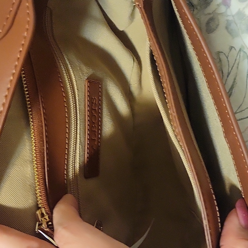 Talbots Saddle Purse - Picture 4 of 9